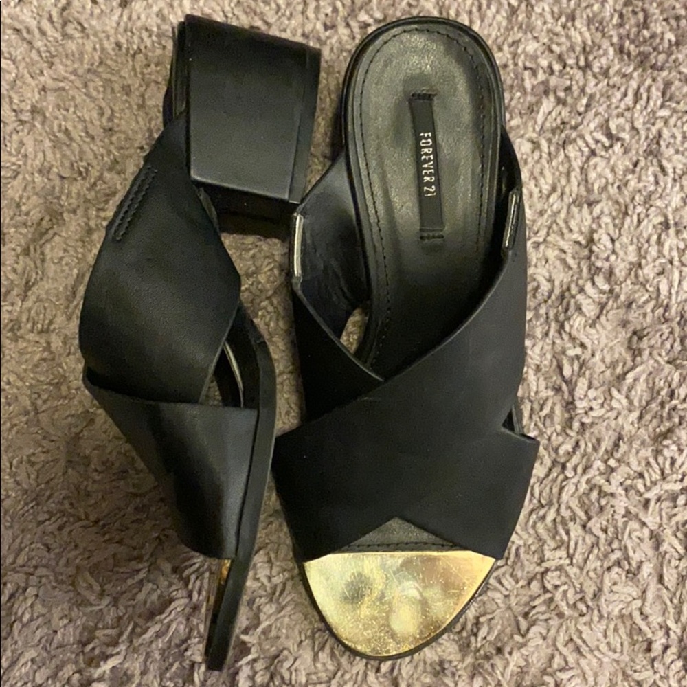 Chunky heel sandal